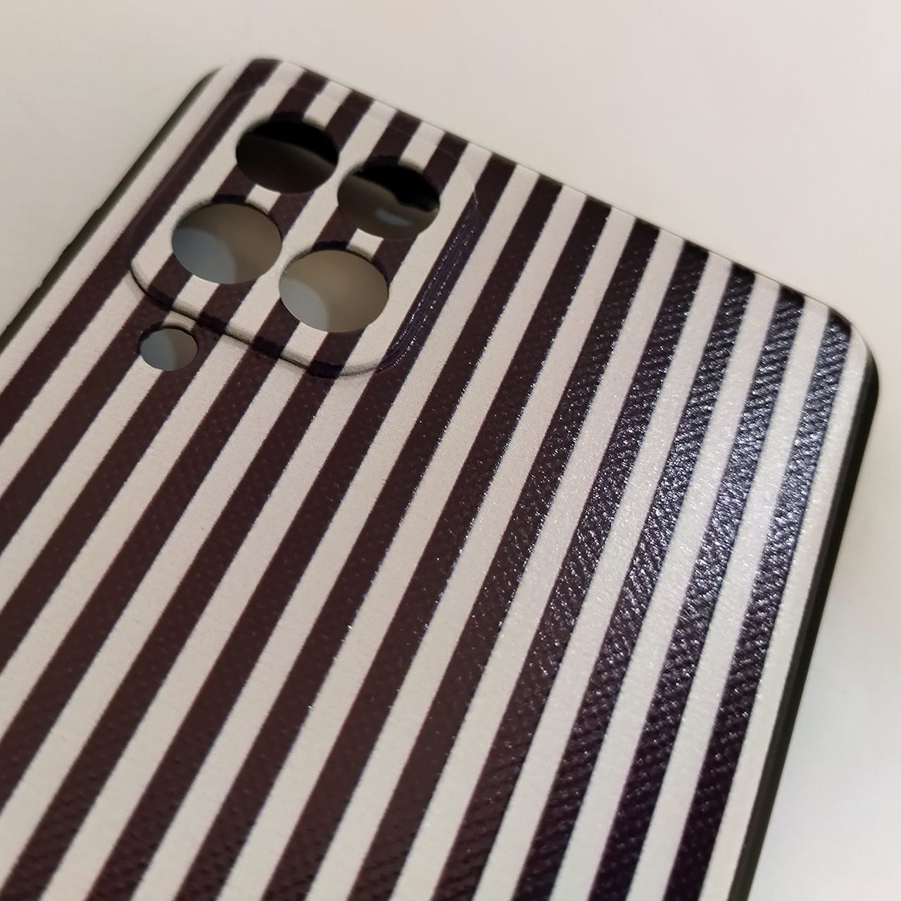 کاور کد 1718 مناسب برای گوشی موبایل سامسونگ A12-فروشگاه اینترنتی دارلین