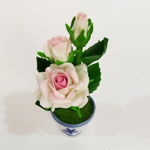 گلدان به همراه گل مصنوعی کد 940234