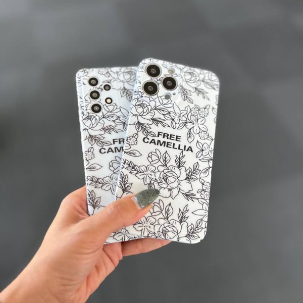 کاور کد 1330 مناسب برای گوشی موبایل سامسونگ Galaxy S23 Ultra طرح گل کاملیا-فروشگاه اینترنتی دارلین