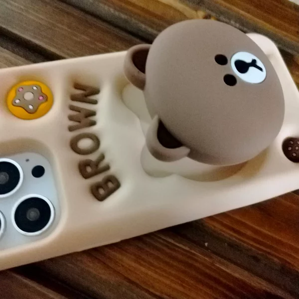 قاب گوشی اپل iPhone 13/14/15 کد 2226 طرح خرس قهوه‌ای | سیلیکونی هولدردار-طرح هپل