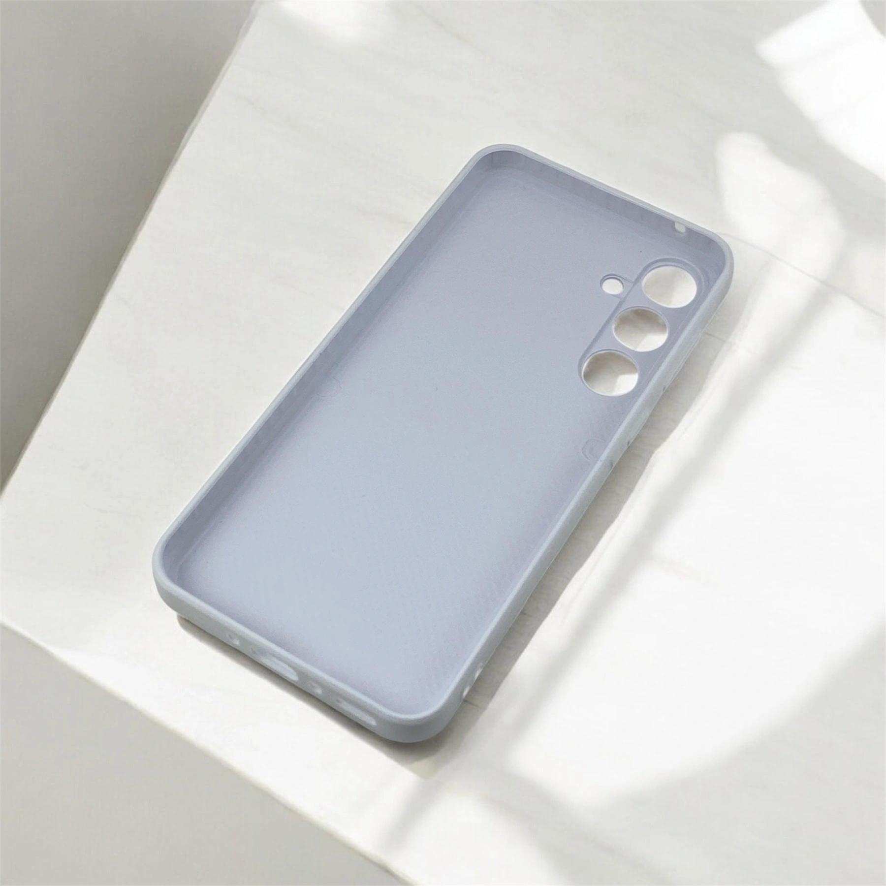 قاب گوشی طرح پاپیون نقره ای رنگ